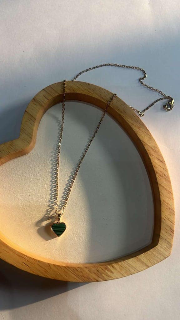 Piper emerald neckpiece view 4