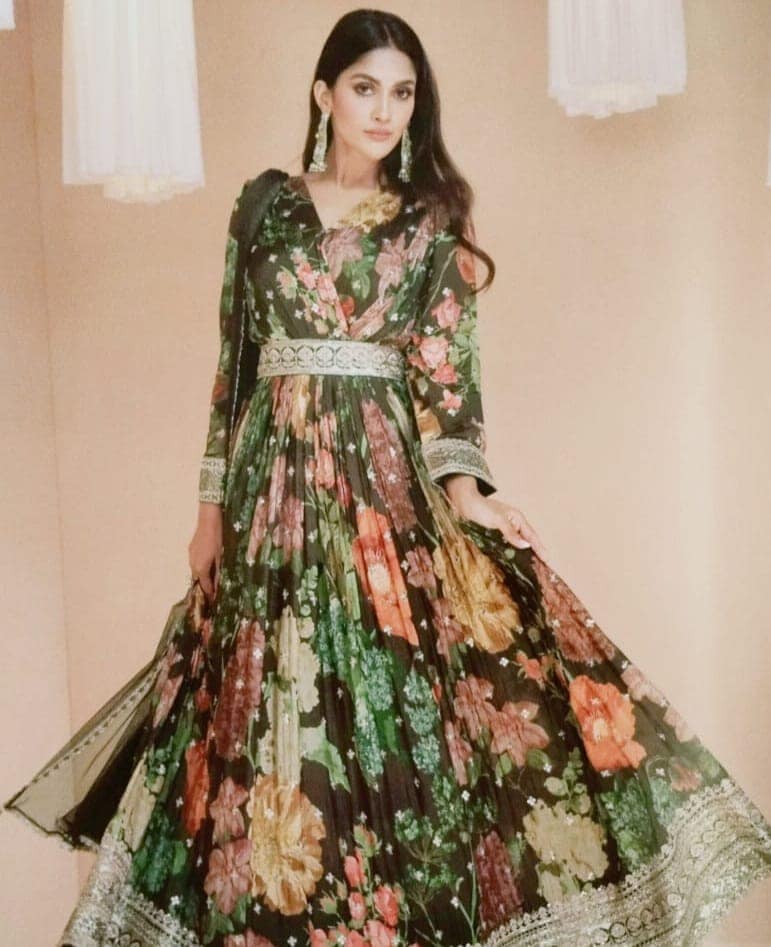 Women's Floral Print Maxi Dress with Ruffle Hem and Long Sleeves view 2