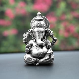 Artarium 999 Silver Plate Vighnaharta Ganesha Idol Ganpati murti Handcrafted Ganesha Vinayak Ganesha Figure for Car Dashboard Home Decor Ganesh Statue for Gift Office Desk Puja Room Pack of 1