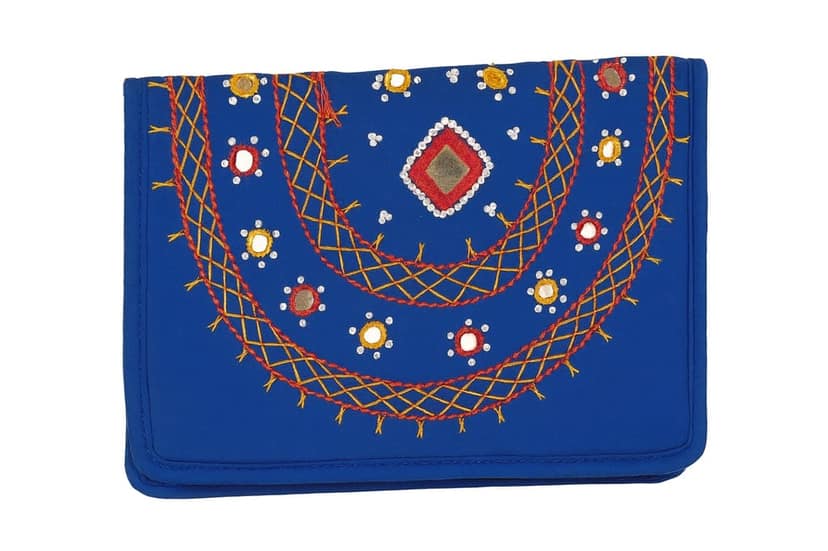 Hand-Embroidered Quilted Cotton Clutch – A Blend of Tradition & Modern Elegance