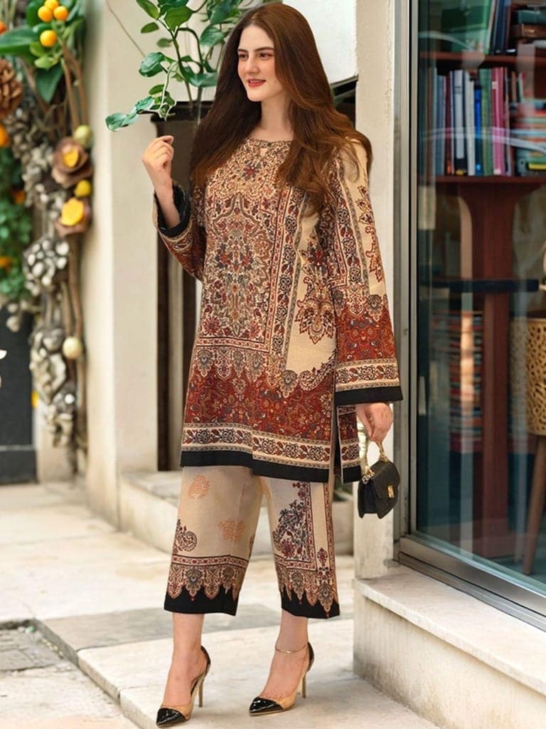 Women's Ornate Printed Kurta and Pant Set view 4