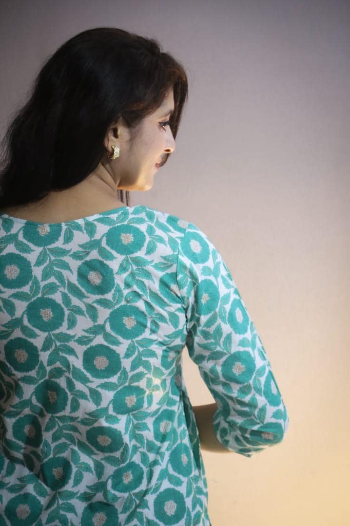 Women's Pure Cotton Straight White& Sea Green Embellished Kurta view 3