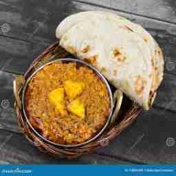 Shahi paneer + 4 tawa roti