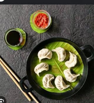Cheese mushroom momos [6 pieces]