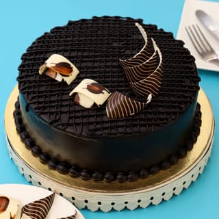 Rich Chocolate Splash Cake Half Kg