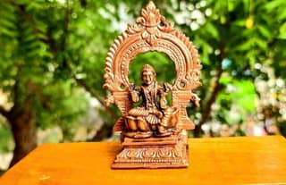 Searchers Paradise - Copper Idols Bala Tiripurasundari with Prabhavalli,3.3 inches, Copper Handmade 145 Grams, Patina Antique Finish, Pack of 1 Piece