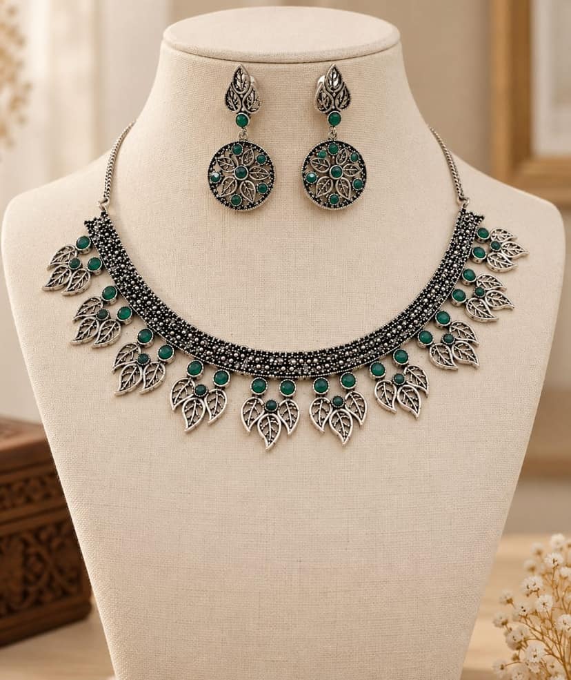 Glamvila Green Stone Designer Jewellery Set view 2