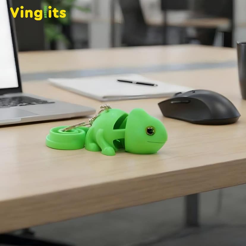 Vinglits Bugsy & Scaly 3D Printed Keychains – Articulated Animal Toys, Pocket-Friendly Keyrings, Stress Relief Desk Toys for Kids & Adults, Collectible Accessories (Chameleon - Nova, Medium)