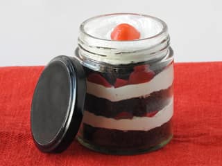 Blackforest jar cake