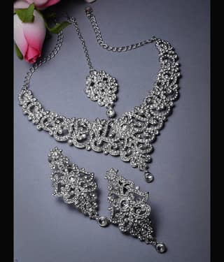 Sukkhi Silver Alloy Necklace Set ( Pack of 1 )