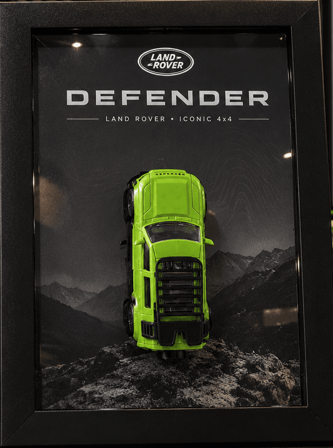 Defender !Green ! Die Cast Frame