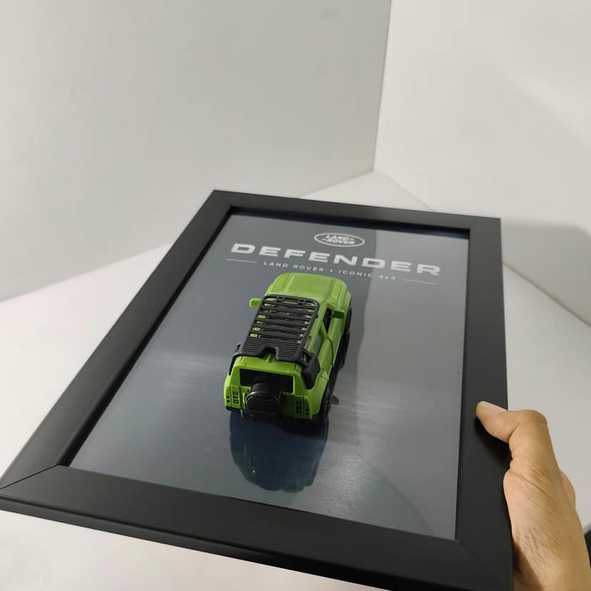 Defender !Green ! Die Cast Frame view 3