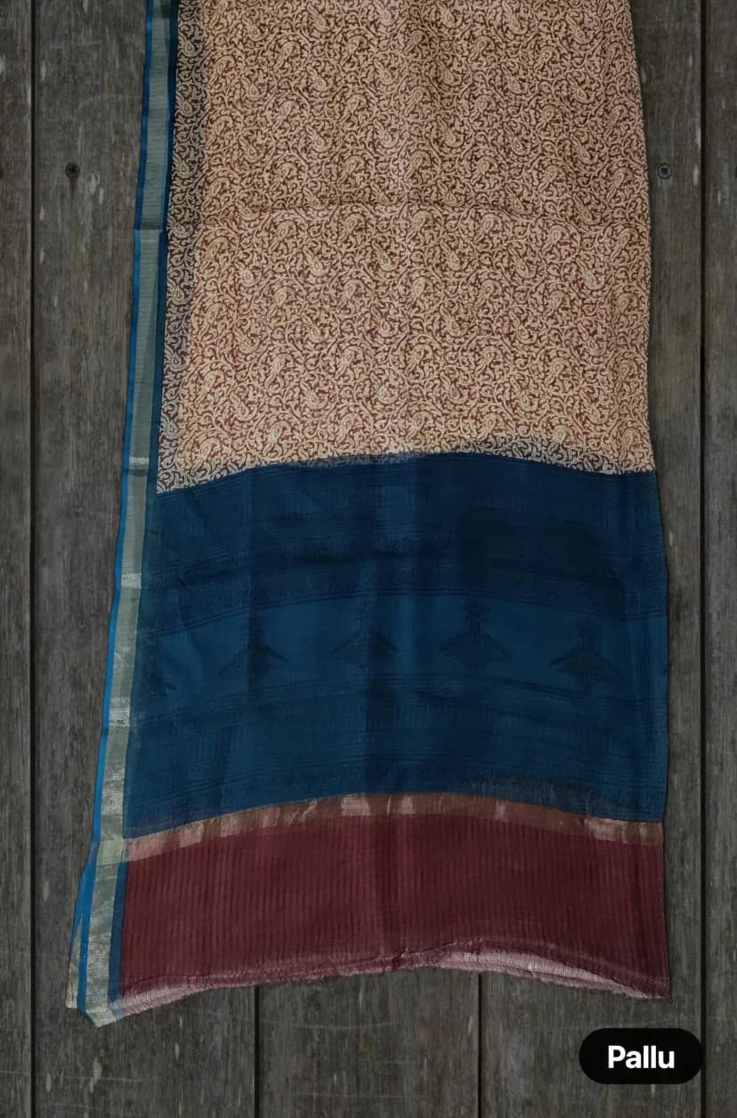 Teal Saree with Gold Border and Blouse Piece view 4