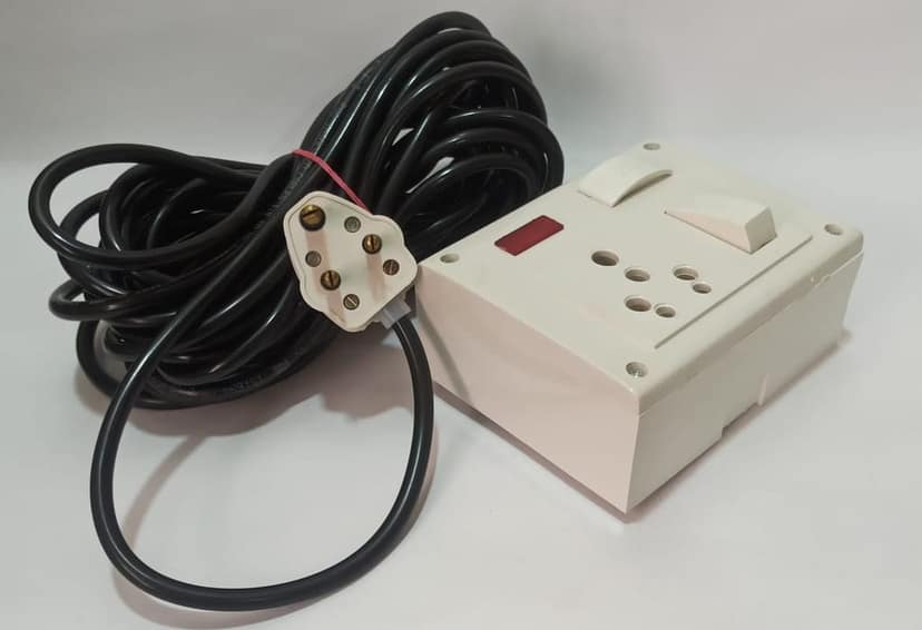 16A 1 Socket & 1 Switch Extension Box with Indicator, 6A Plug & 15 Meter Wire view 4