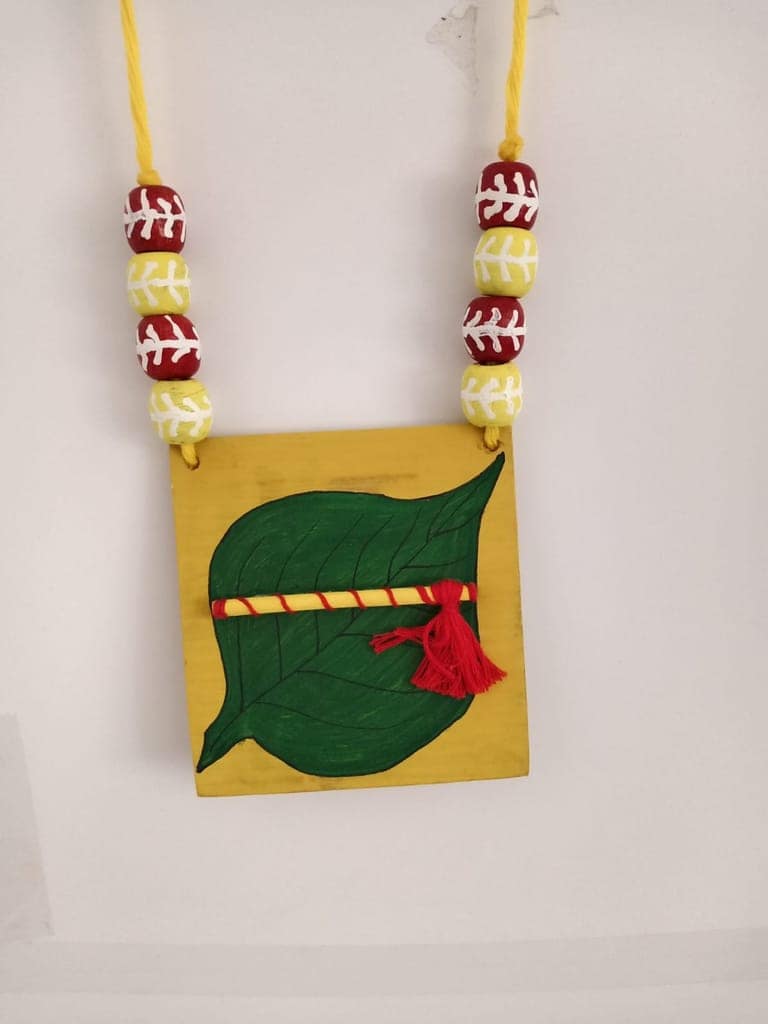Fabric and wooden jewellery view 3
