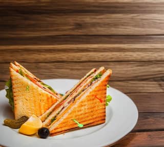 Veg Sandwich (2 Pcs)