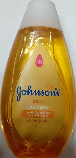 Johnson baby shampoo gently cleanses hair and mild to eyes 200 ml