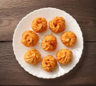 Fried veg momos