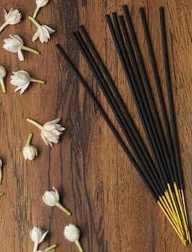 Pooja Agarbatti (Incense Sticks) – Fragrant Incense Sticks for Daily Worship, Meditation & Home Prayer {Pack of 100}