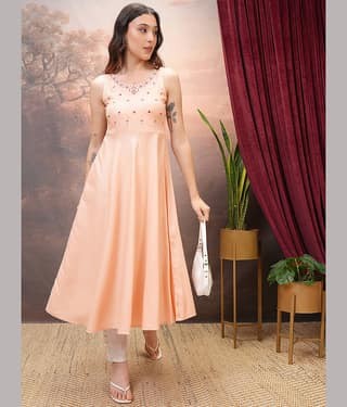 Vishudh Women Cotton Blend Embroidered Straight Kurti ( Peach )