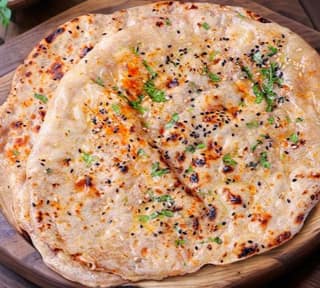 Aloo kulcha [2 half]