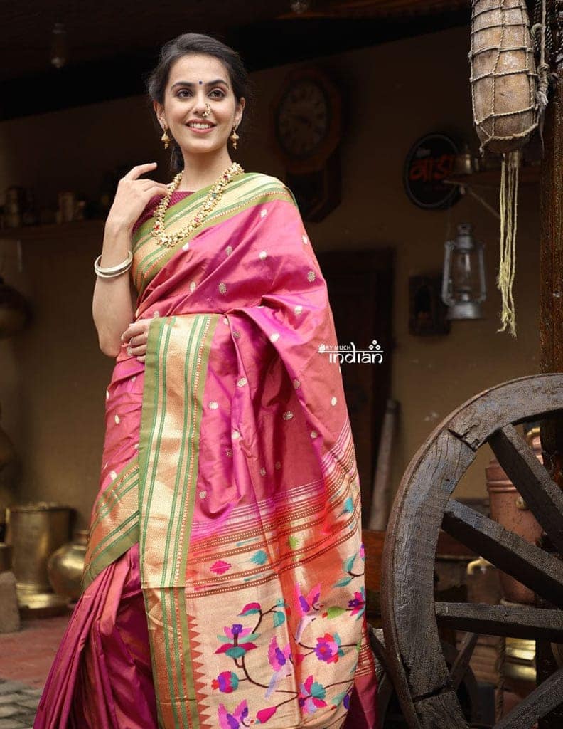 The Exclusive - Authentic Handloom Paithani with Uniquely Woven intricate Pallu by Super Skilled Weavers, Dual Tone Subtle Purple with Green Border view 2