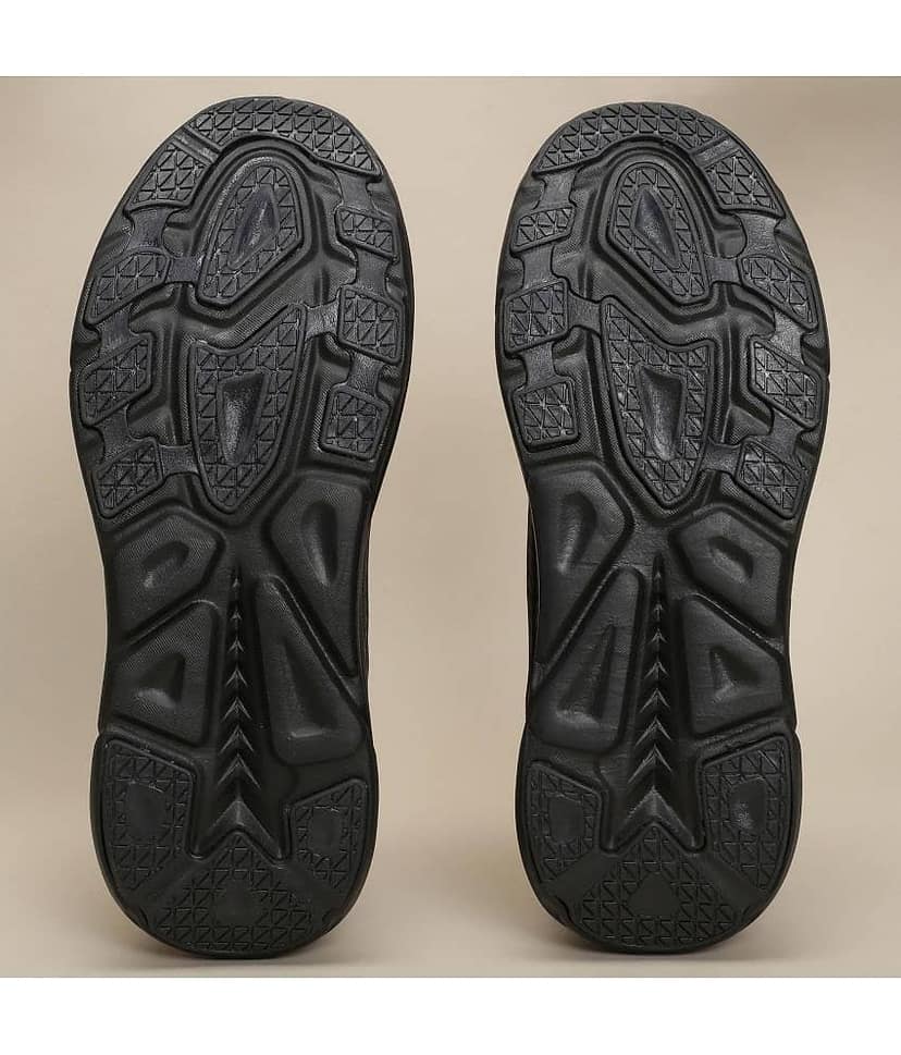 Cult Raze Black Men's Sports Running Shoes view 4