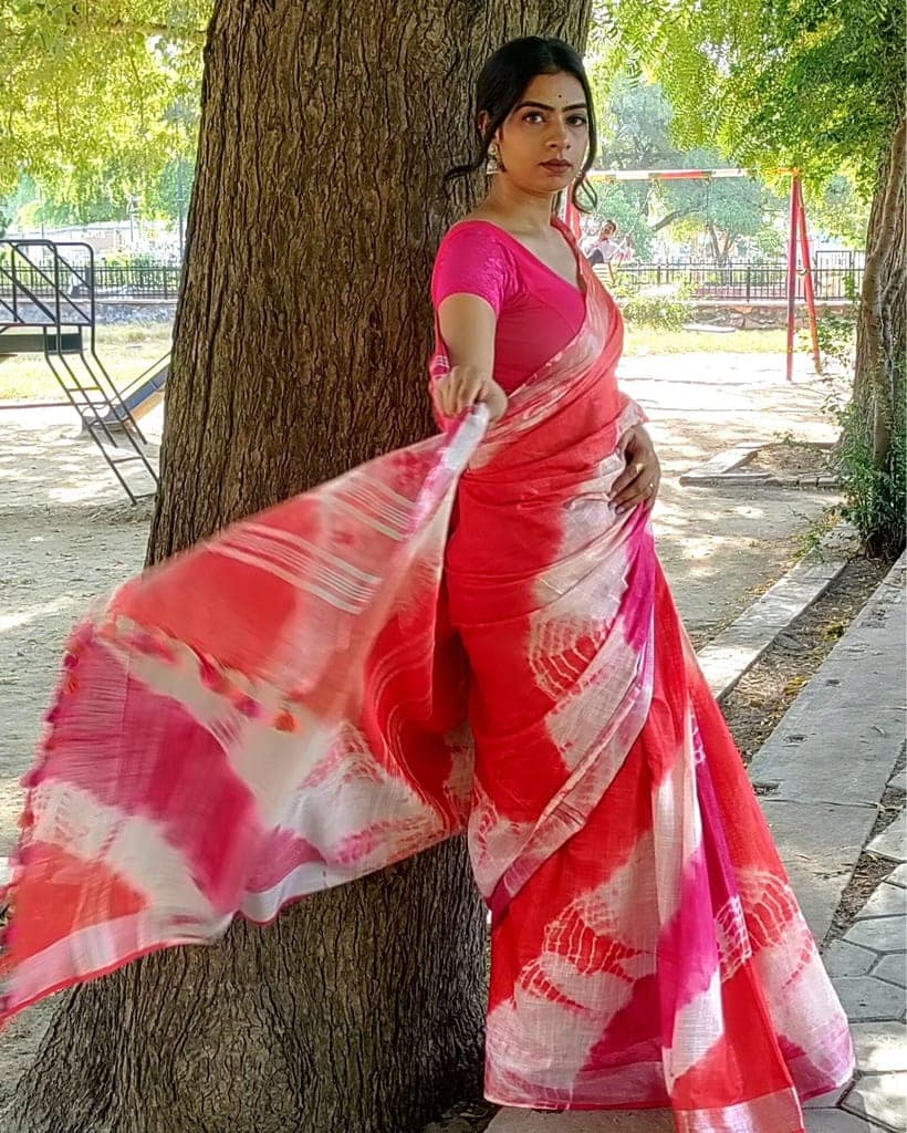 Cotton Linen Saree Pink & Red Color Shibori Hand Dyed with running blouse-9865 view 5