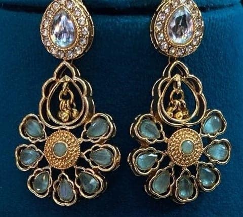 Exquisite Gold-Plated Kundan and Pearl Choker Necklace Set with Earrings view 3