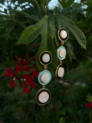 Chic Orbit Drops
