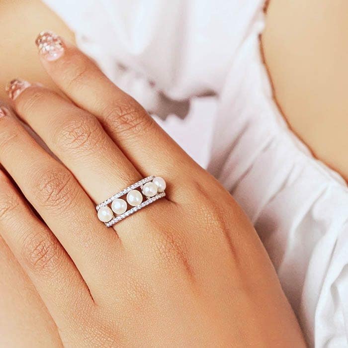 Silver Pearl Crest Ring view 2