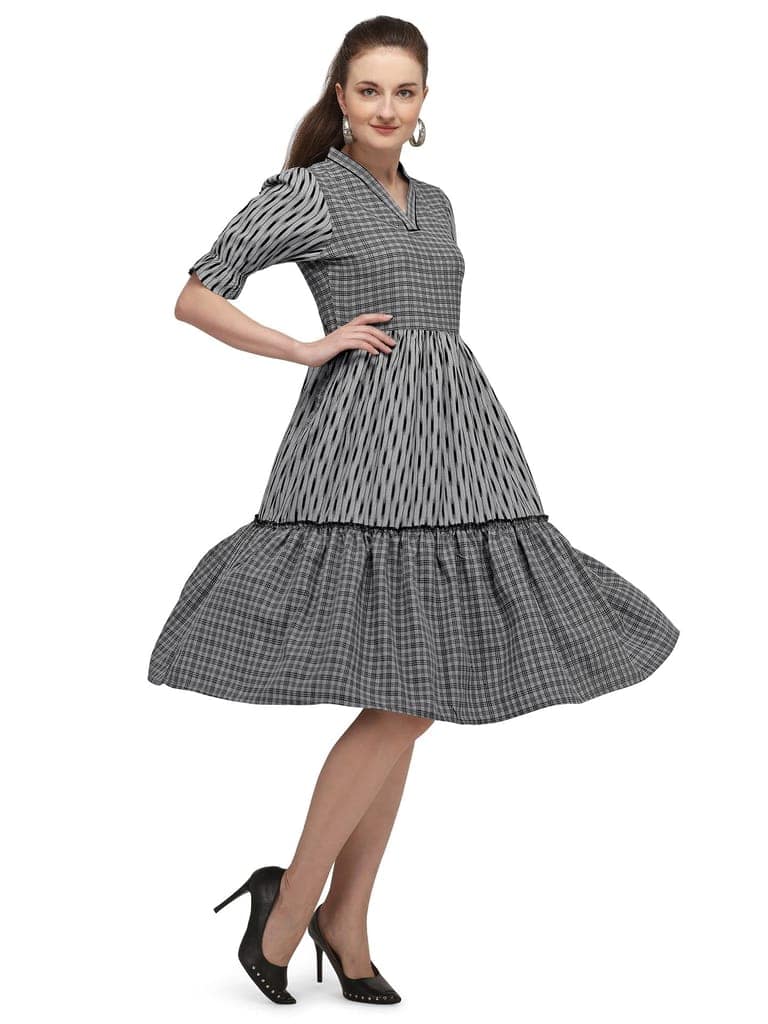 SHOPPING QUEEN Women Rayon A-Line Dress view 3