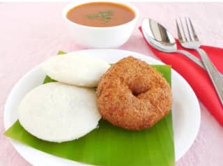 Idli(2Pcs) +Vada (1Pc)