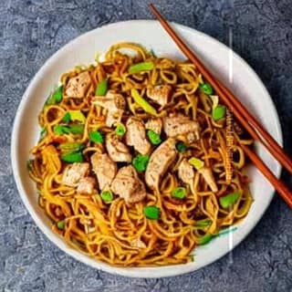 Chicken Burnt Garlic Chilly Roasted Noodles