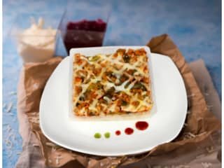 Monginis Chicken Pizza 4 Square Shape (Non Veg Savouries)