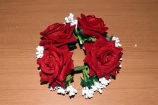 Artificial Flowers with White Parag Hair Brooch