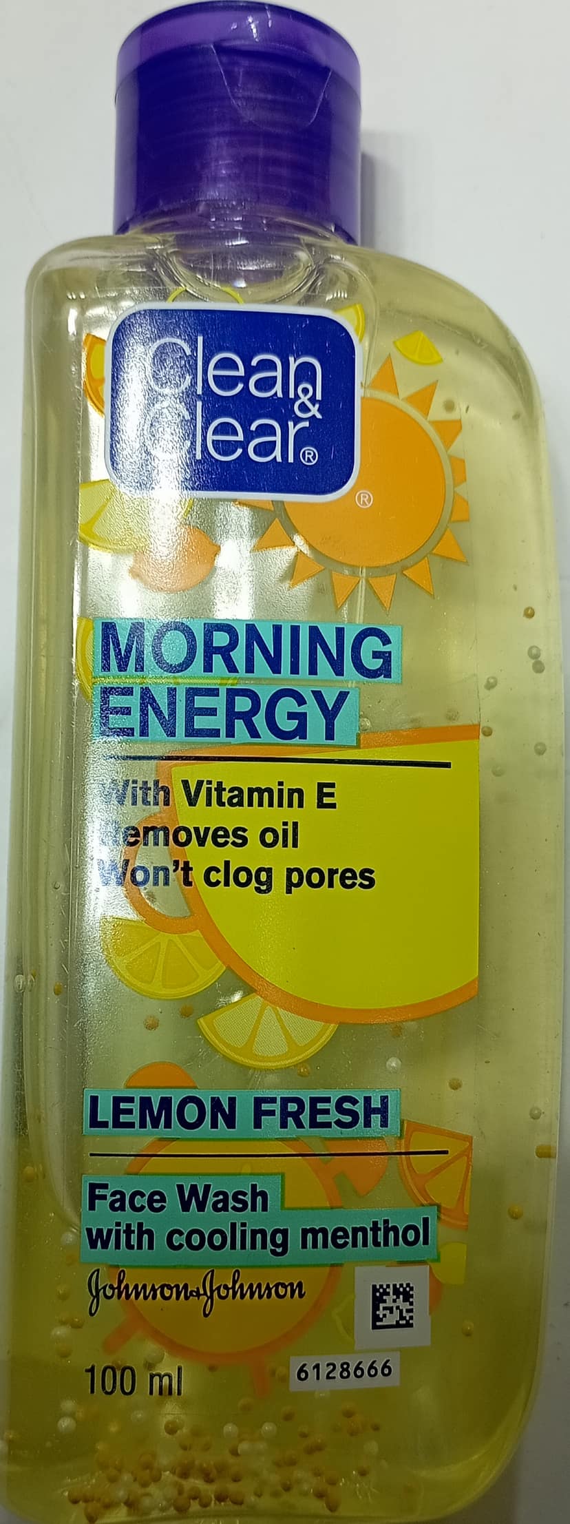 Clean Clear morning energy with vitamin E& Vitamin A Remove oil won't clog pores lemon fresh face wash 100ml