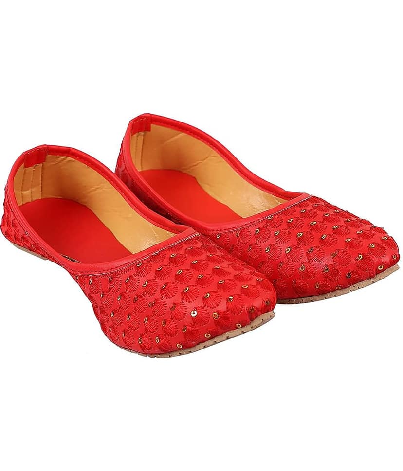 Apratim - Red Women's Juttis