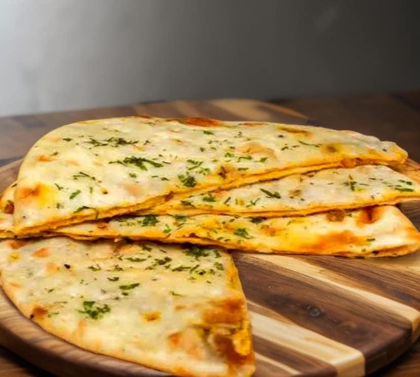 Garlic kulcha [2 half]
