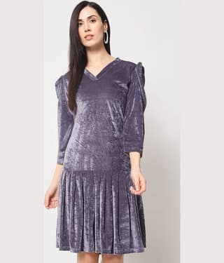 Rudrakriti Women Velvet Solid A-line Dress ( Maroon )