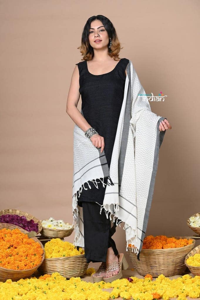 Rajsi~Handloom Pure Cotton Dupatta With Beautiful Handweave and Designer Tassels ~ Grey view 4