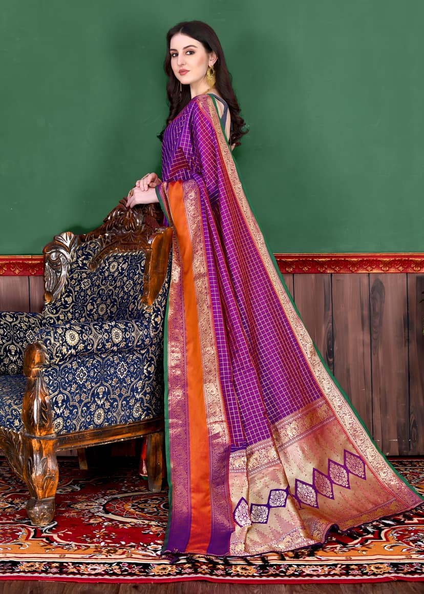 Yavira silk Women's Purple Checked Jacquard Saree view 2