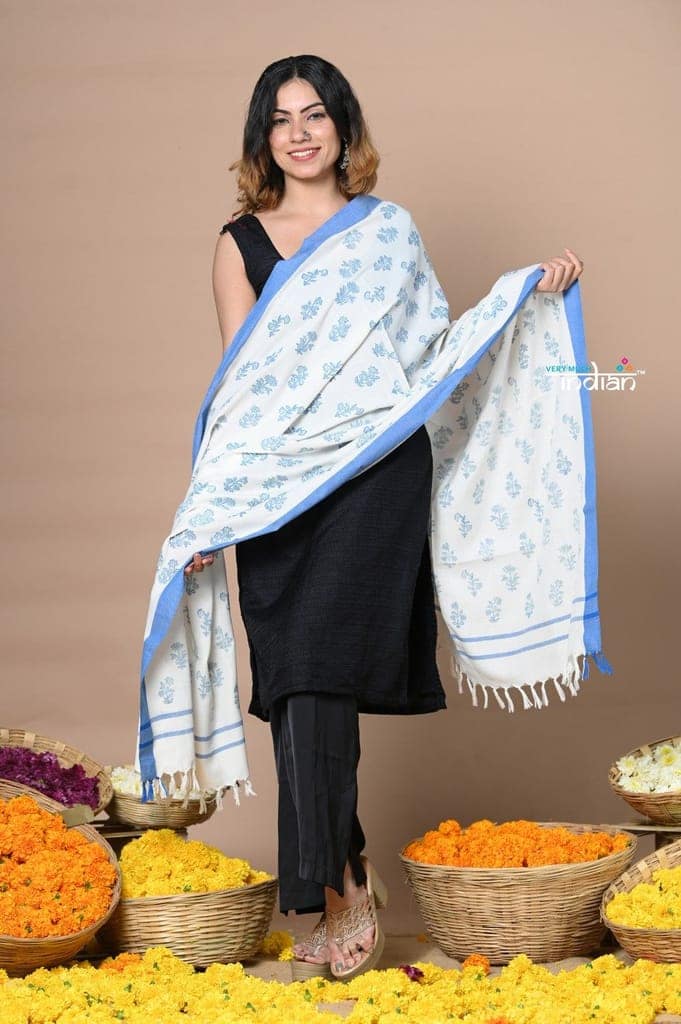 Rajsi~Handloom Pure Cotton Dupatta With Beautiful Handweave and Designer Tassels ~ Blue