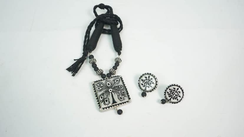 Warli print set Neclace +earring view 4