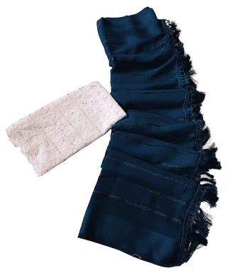 Elegant Navy Blue Saree with White Blouse Piece