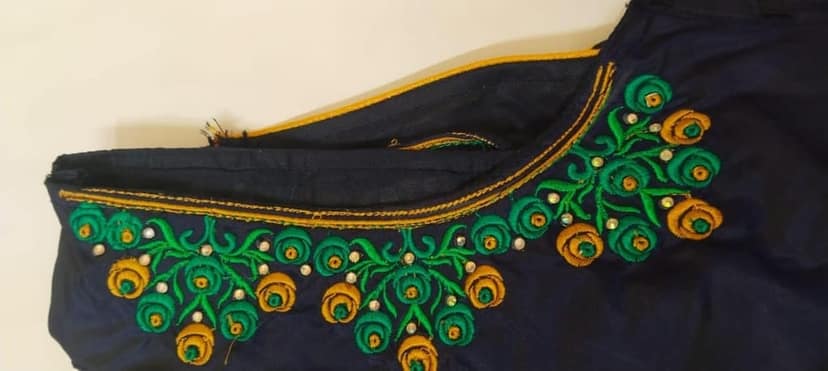 COMPUTER embroidery blouse view 2