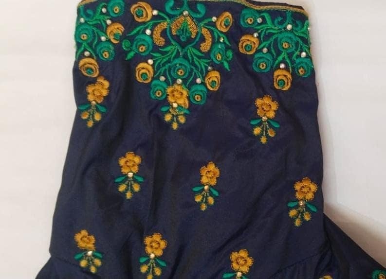 COMPUTER embroidery blouse view 4