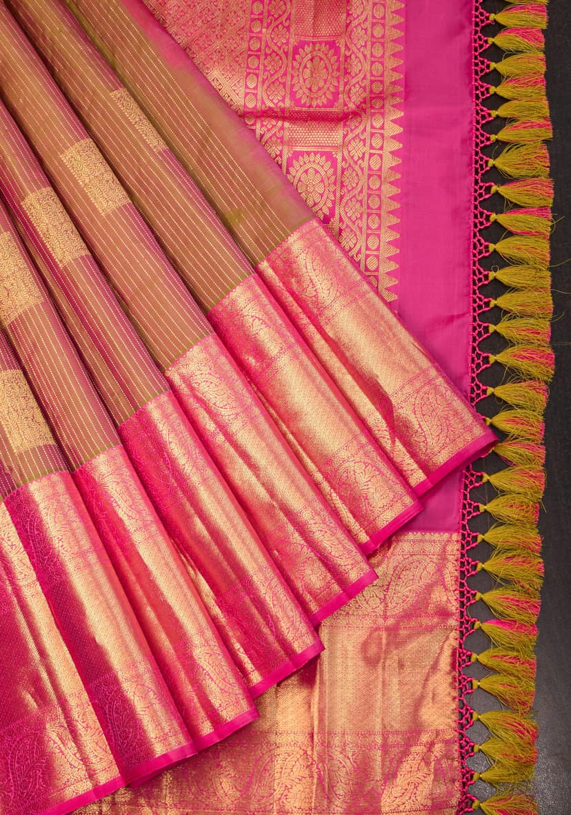 Triple Tone Vairaoosi Gadwal Silk Saree in Moss, Brown & Pink with Geometric Motifs | SILK MARK CERTIFIED