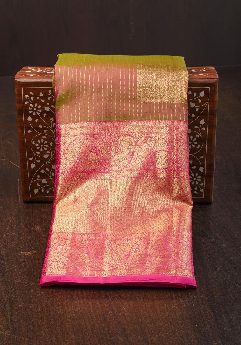 Triple Tone Vairaoosi Gadwal Silk Saree in Moss, Brown & Pink with Geometric Motifs | SILK MARK CERTIFIED view 8