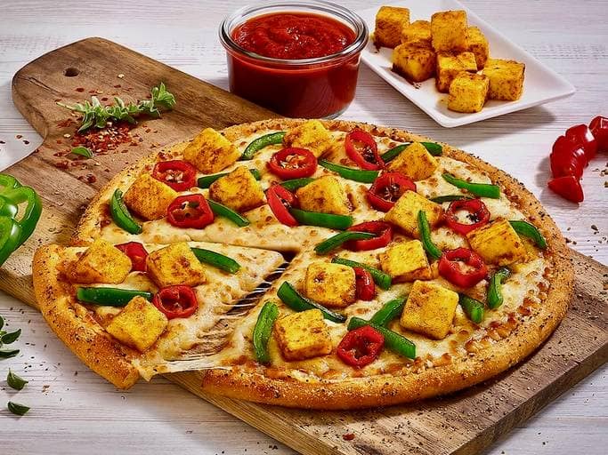 Paneer tikka pizza